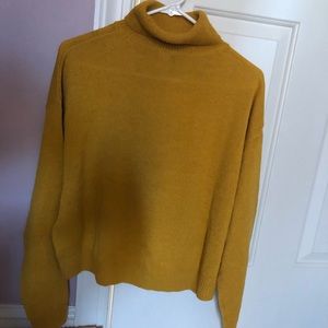 YELLOW TURTLENECK SWEATER